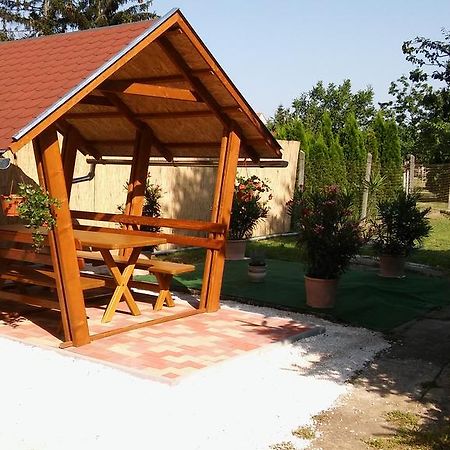 Gerendas Vendeghaz Sotony Exterior photo